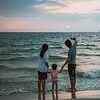 Front Page selfie, beach, family, child, mother, father, vacations, mobile, smartphone, photo, summer, sea, water, ocean, happy, to travel, people, girl, asian, nature, asia, chinese